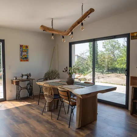 Дом отдыха Maison Chaleureuse Au Calme, Sud Ardeche